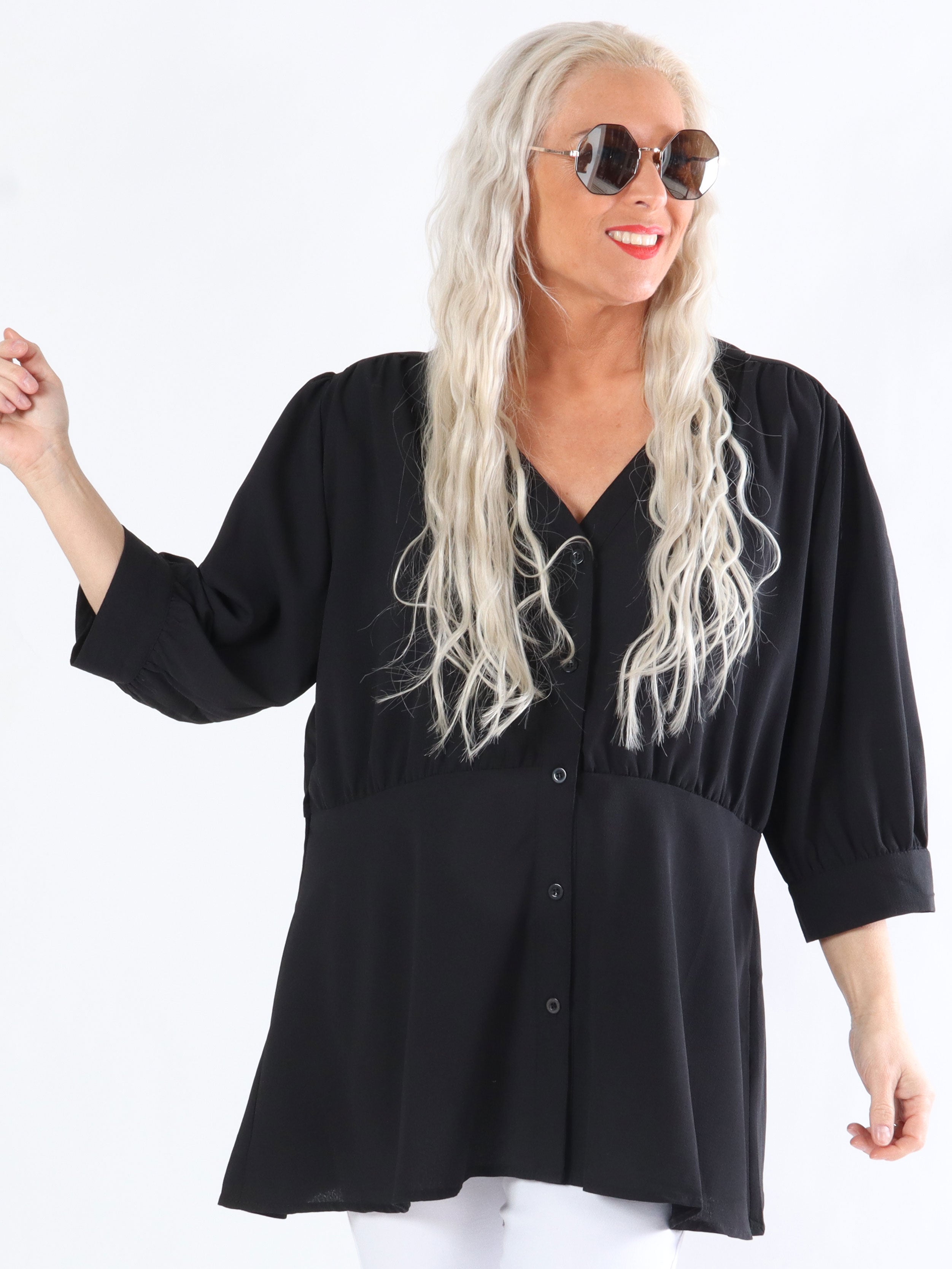 Mischa - Sort top med skød og knapper